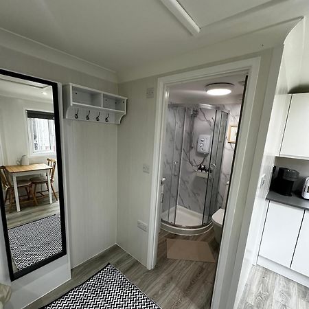 Peaceful Southbourne Studio - Pets Welcome بورنماوث المظهر الخارجي الصورة