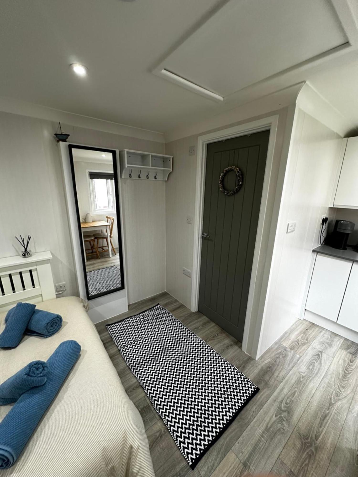 Peaceful Southbourne Studio - Pets Welcome بورنماوث المظهر الخارجي الصورة