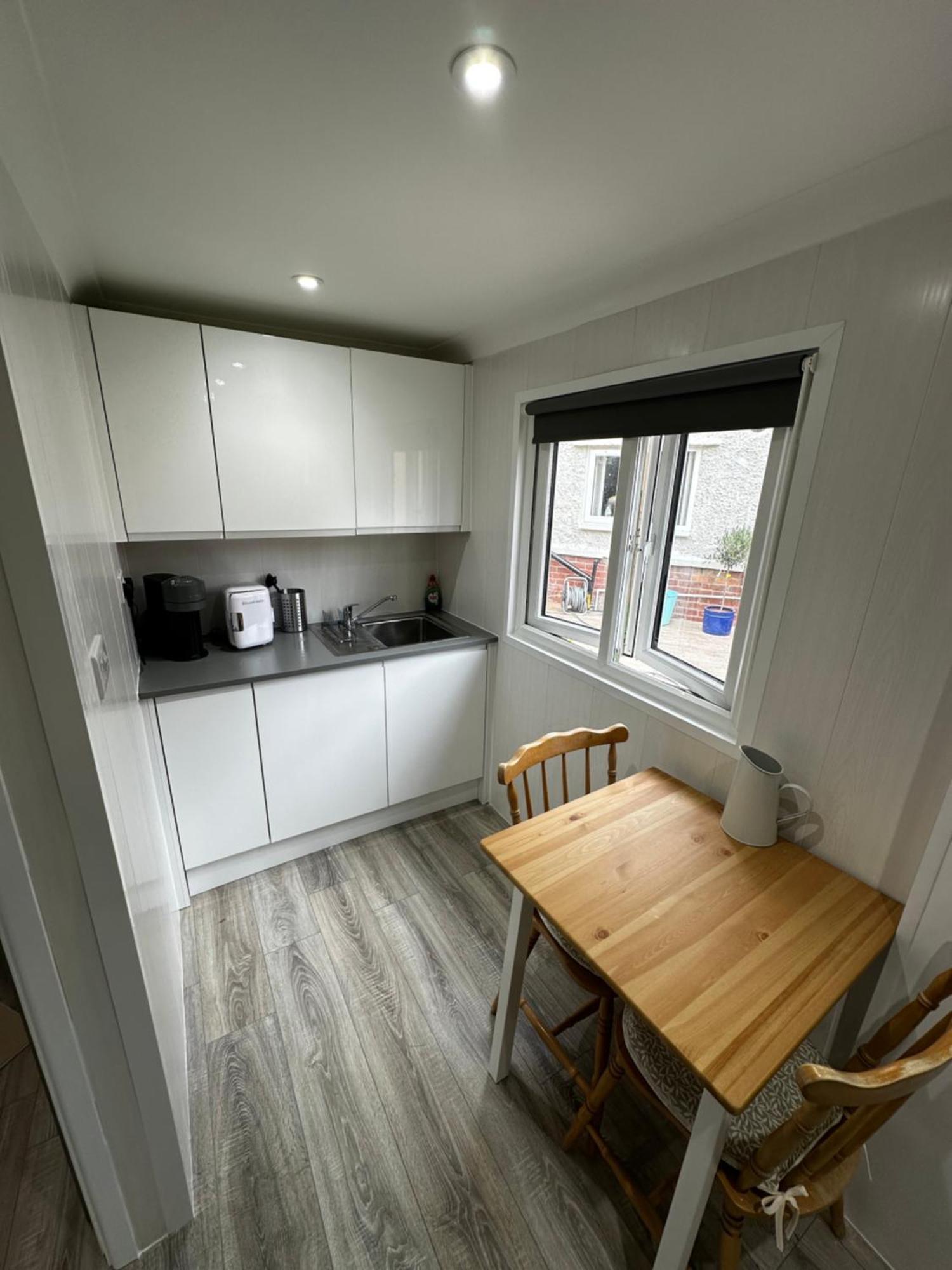 Peaceful Southbourne Studio - Pets Welcome بورنماوث المظهر الخارجي الصورة